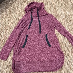 Marled Hooded Pullover Sweatshirt in Burgundy